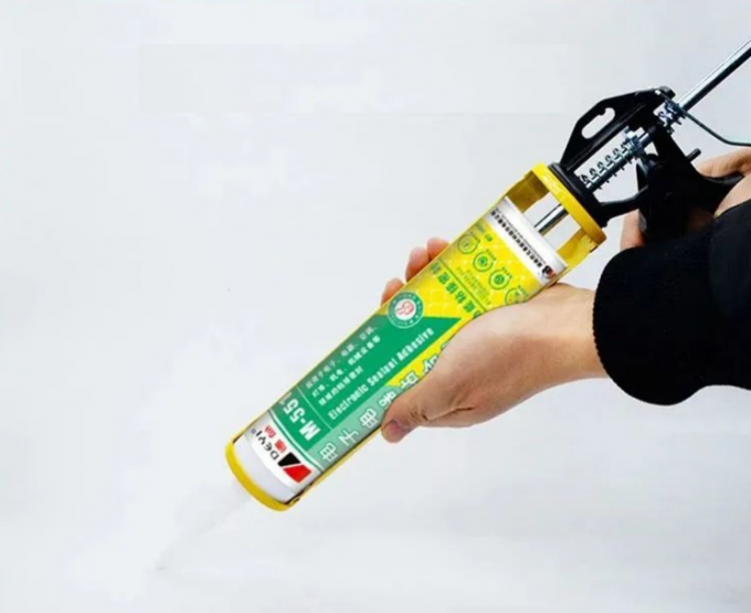 Black And Clear PVC Electronic Sealant Adhesive Professional Grade 6